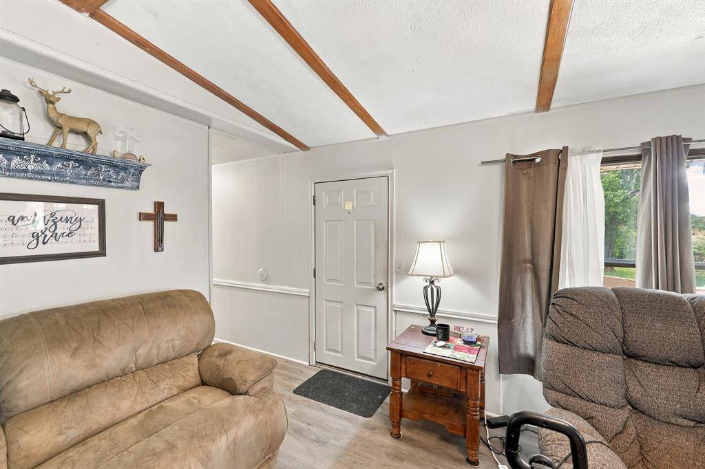 530 An County Rd 154, Palestine, TX 75801
