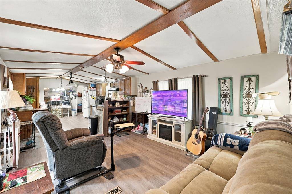 530 An County Rd 154, Palestine, TX 75801