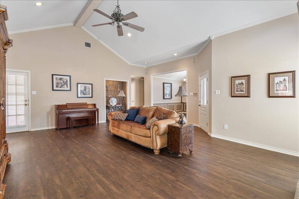 1415 Boardwalk Street, Arlington, TX 76011