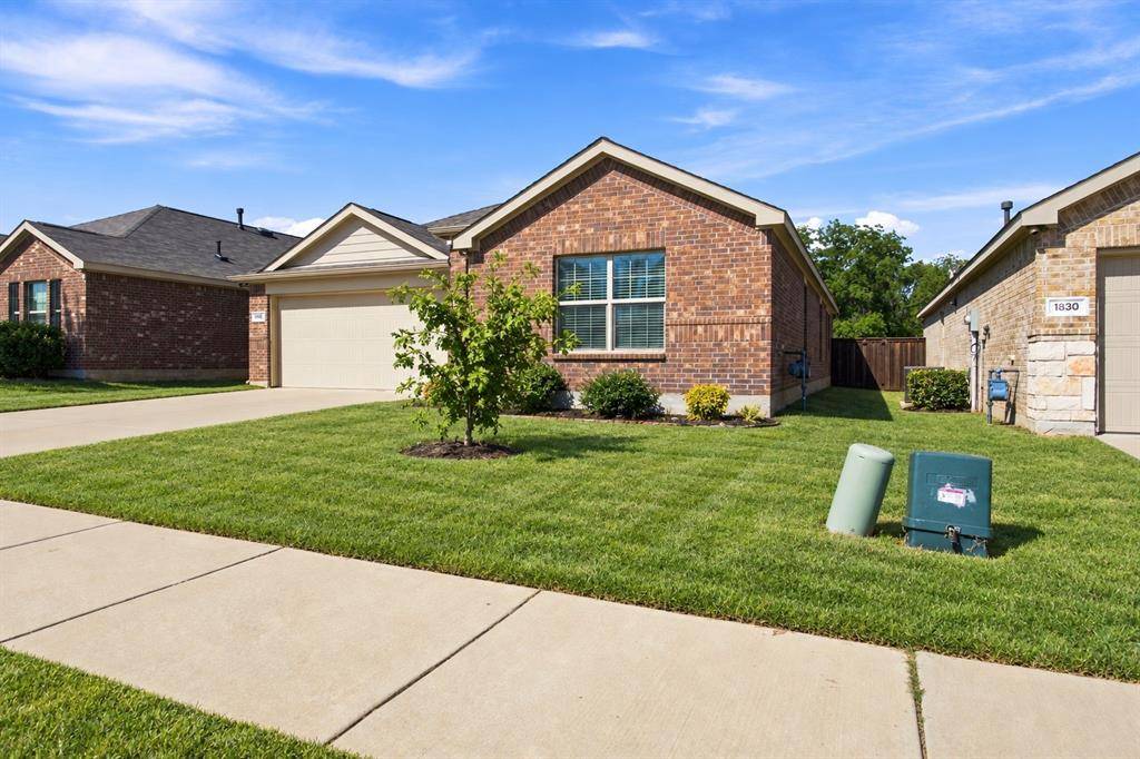 1810 Alamandine Avenue, Cross Roads, TX 76227