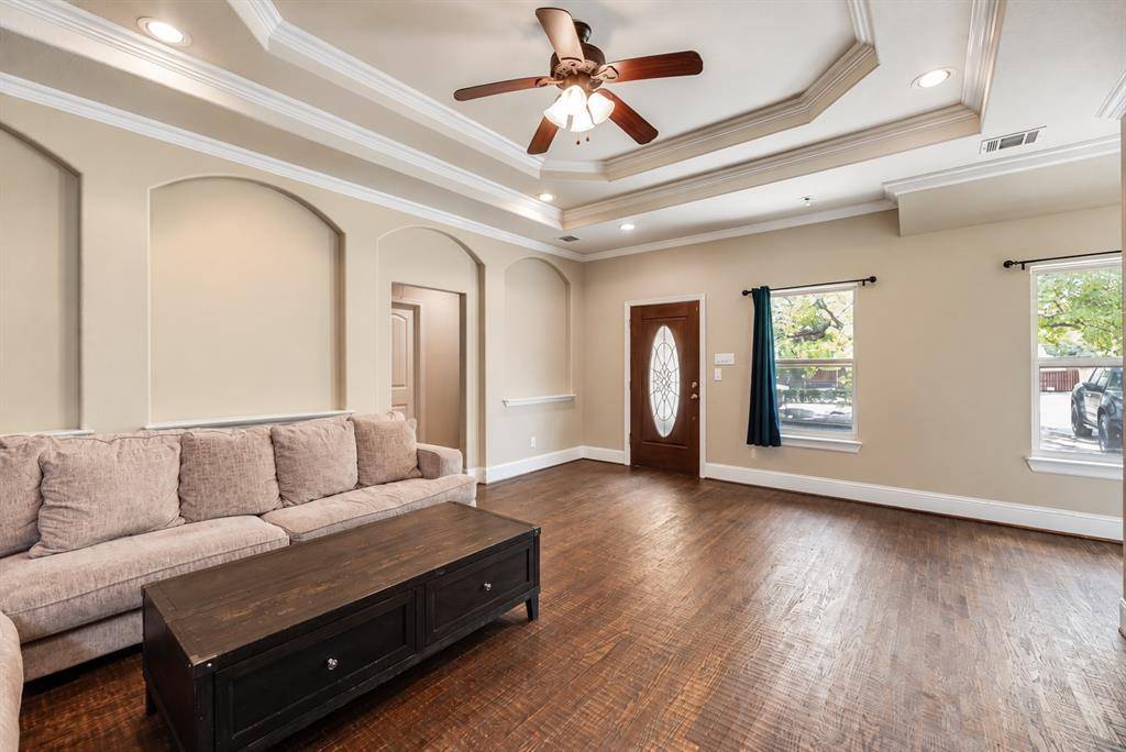 910 English Street, Irving, TX 75061