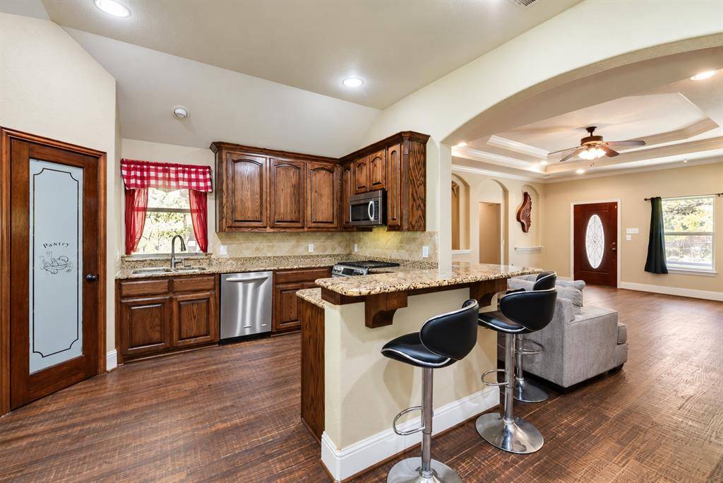 910 English Street, Irving, TX 75061