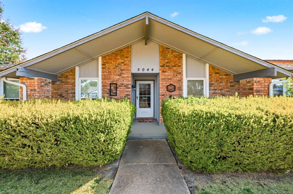 5044 Stanley Drive, The Colony, TX 75056