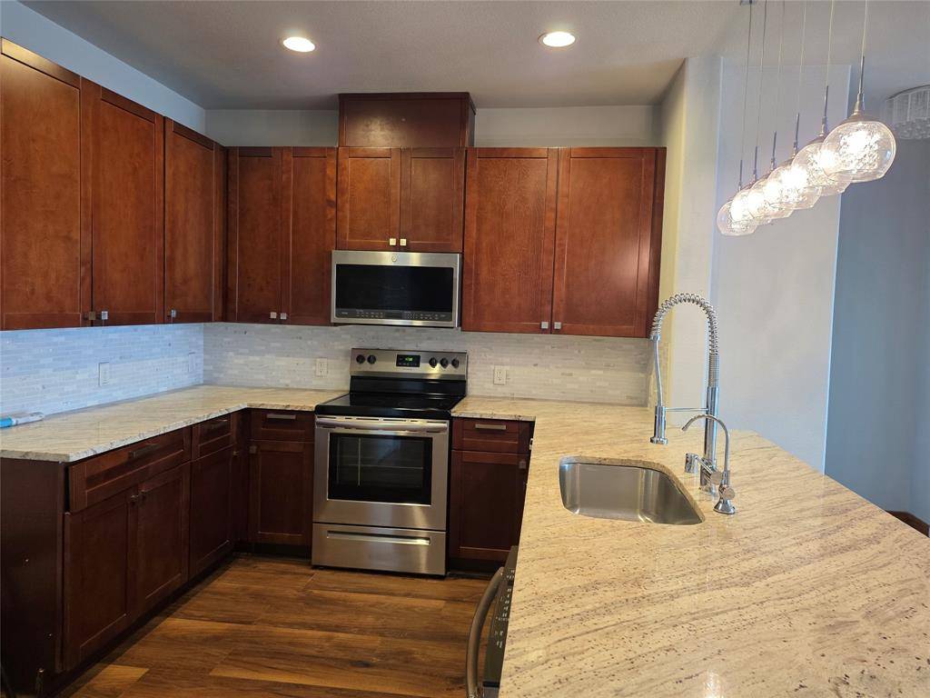 1220 W Trinity Mills Road #4002, Carrollton, TX 75006
