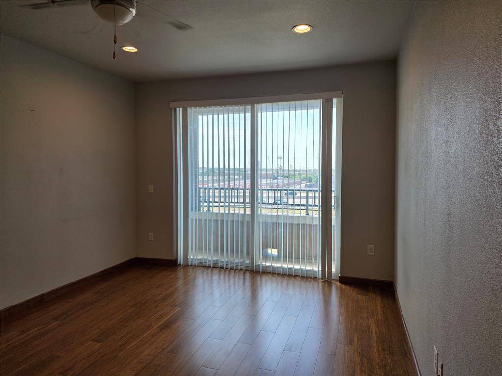 1220 W Trinity Mills Road #4002, Carrollton, TX 75006