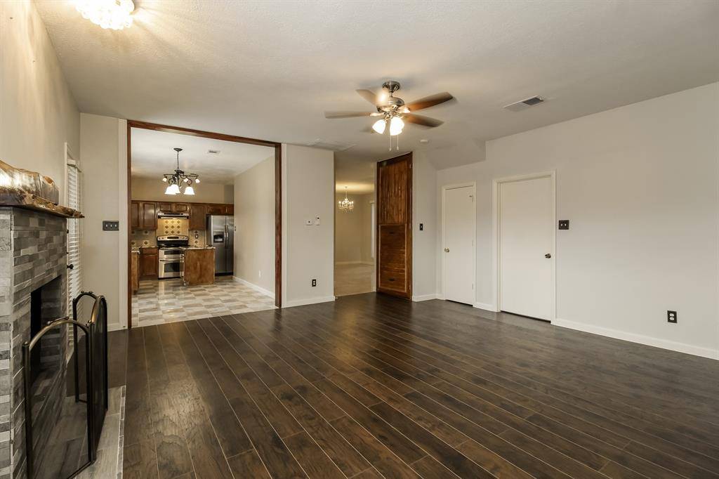 1055 Waterview Drive, Little Elm, TX 75068
