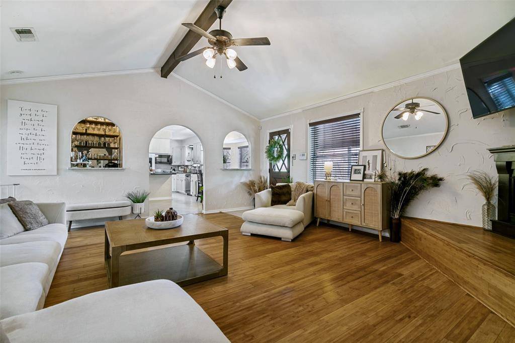 6917 Smithfield Road, North Richland Hills, TX 76182