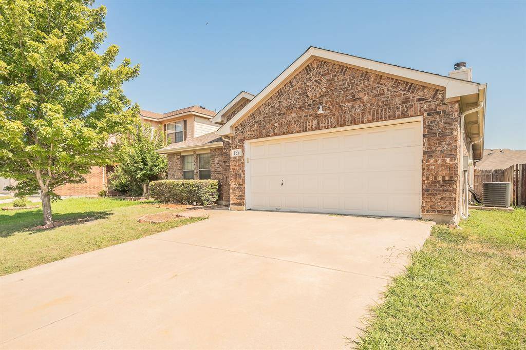 536 Goldstone Lane, Fort Worth, TX 76131
