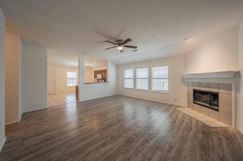 536 Goldstone Lane, Fort Worth, TX 76131