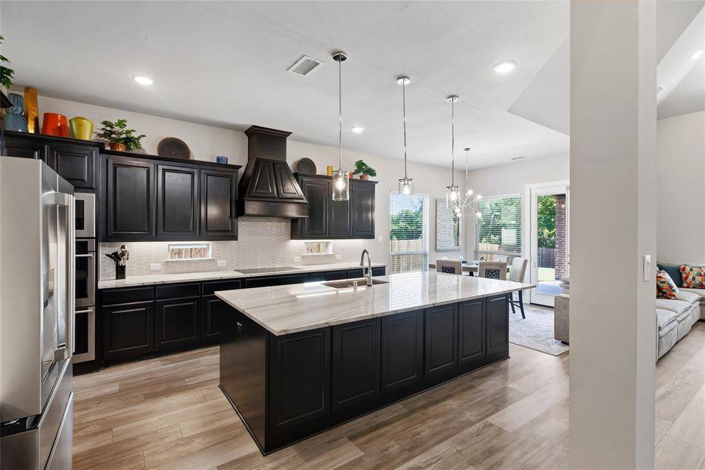 1938 Silver Creek Lane, Cedar Hill, TX 75104