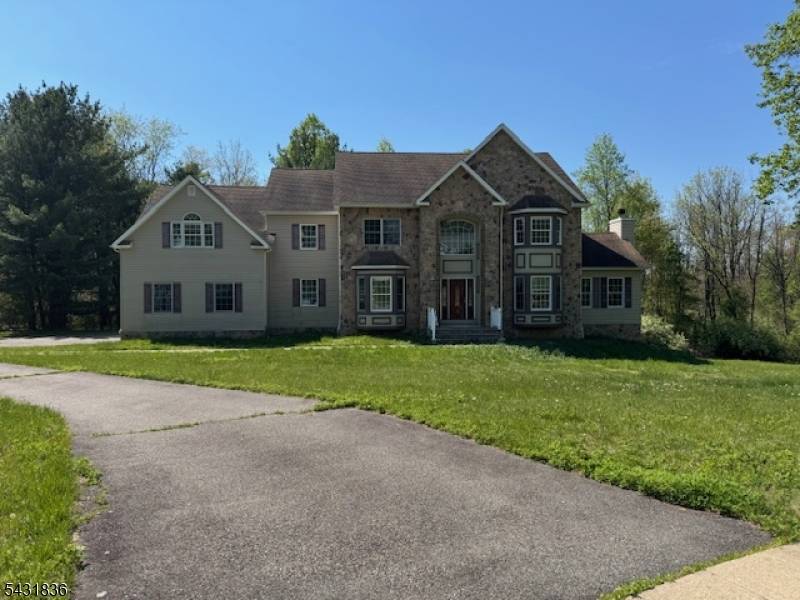 15 Berry Ct, Mount Olive Twp., NJ 07836