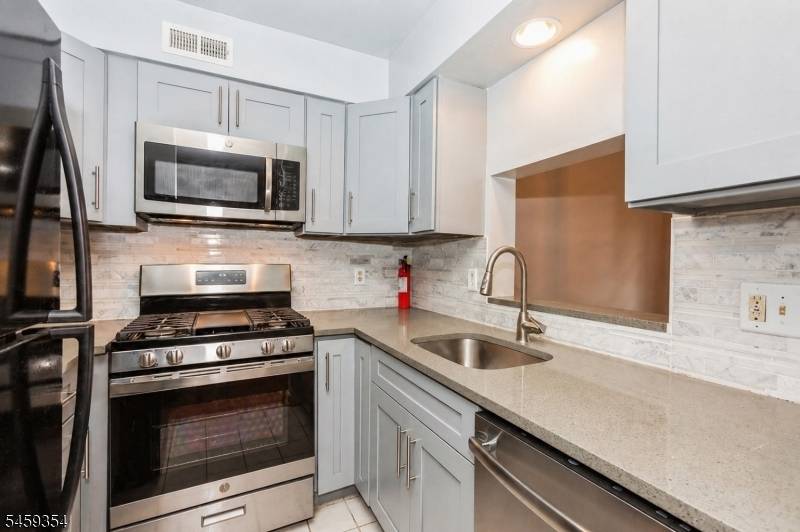 1148 W 7Th St, Plainfield City, NJ 07063