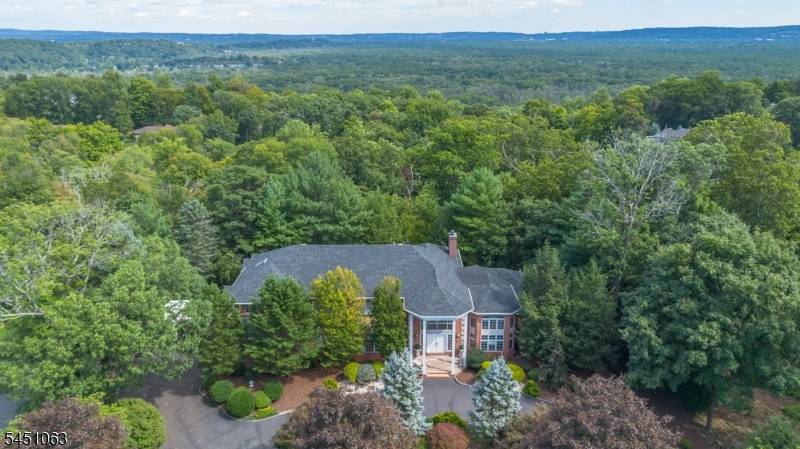 18 Nathan Dr, Montville Twp., NJ 07082