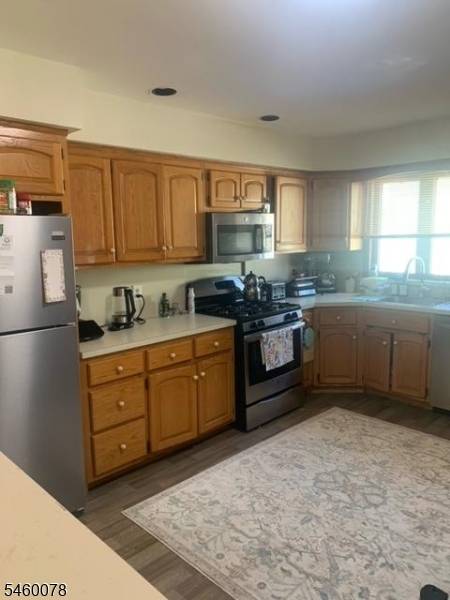 11 Scudder St, Garfield City, NJ 07026