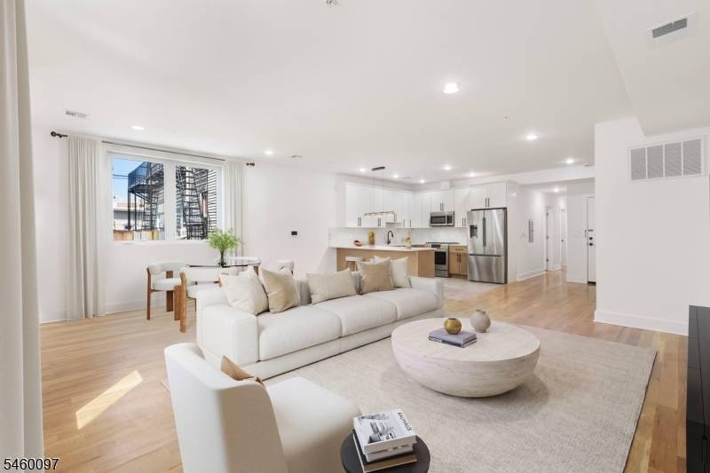 1001 Summit Ave #2, Jersey City, NJ 07307