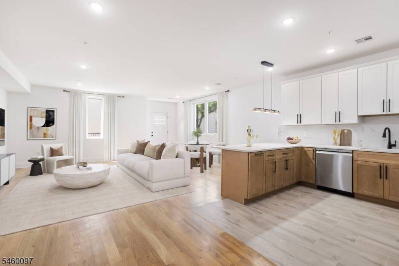 1001 Summit Ave #2, Jersey City, NJ 07307