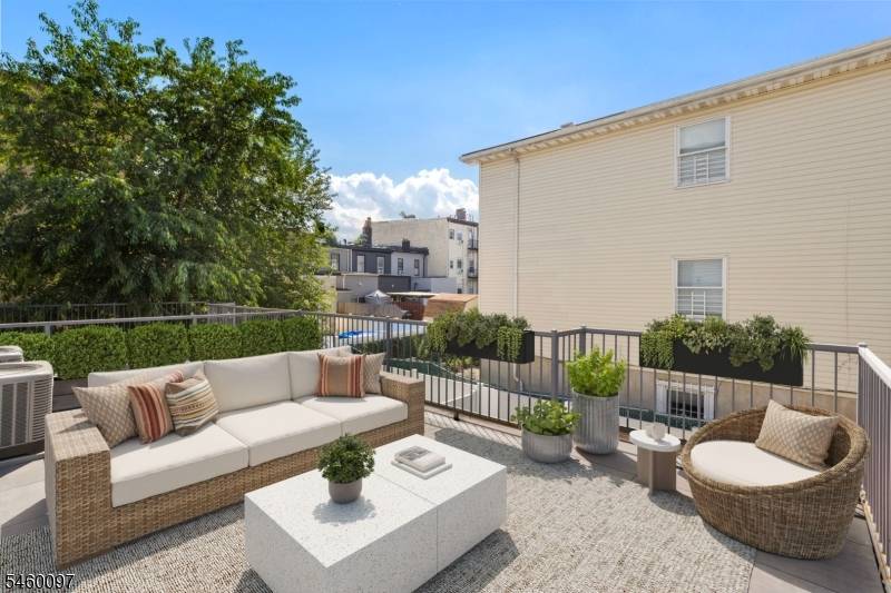 1001 Summit Ave #2, Jersey City, NJ 07307