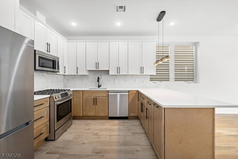 1001 Summit Ave #3, Jersey City, NJ 07307