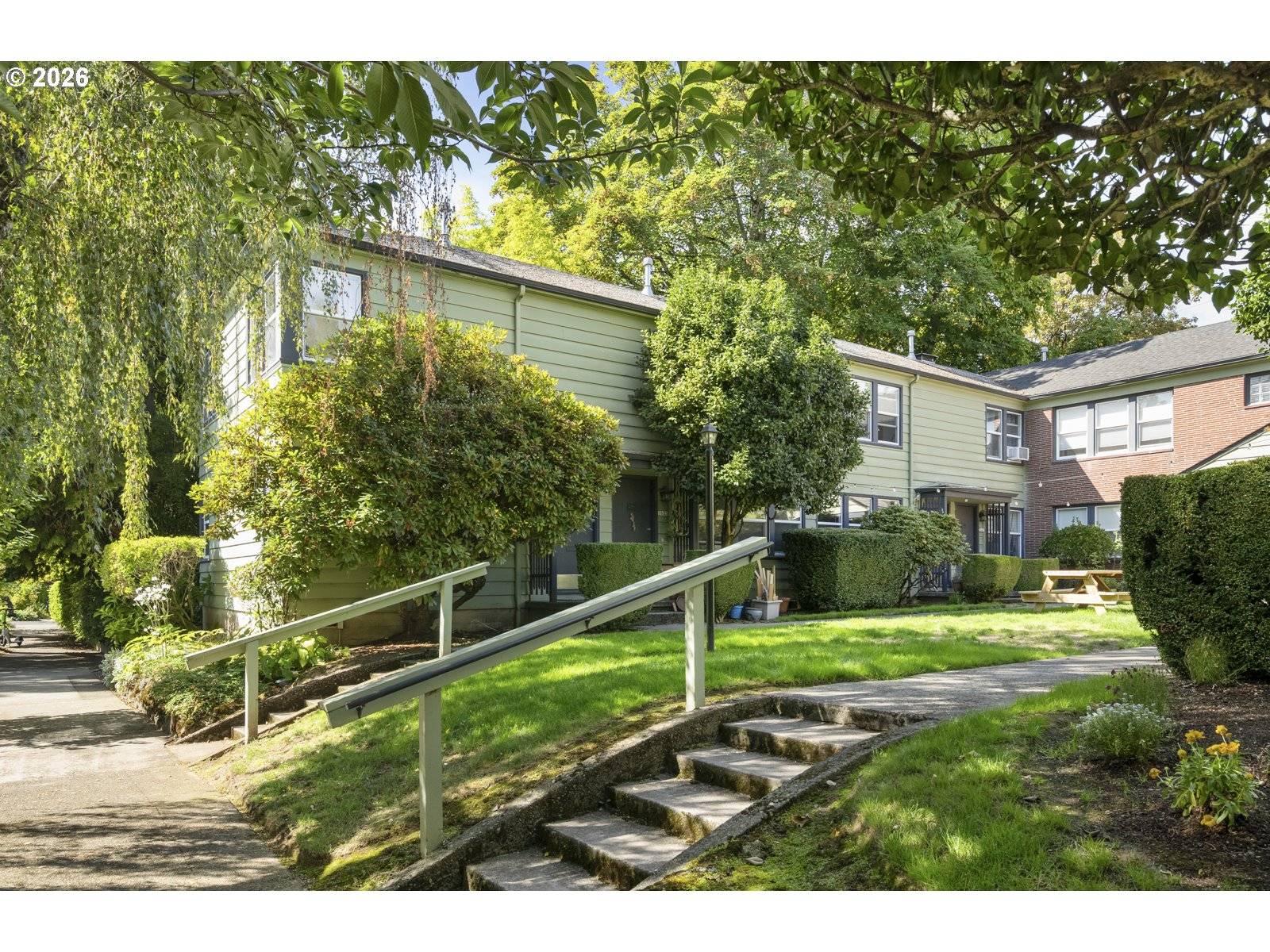 1621 SE WASHINGTON ST, Portland, OR 97214