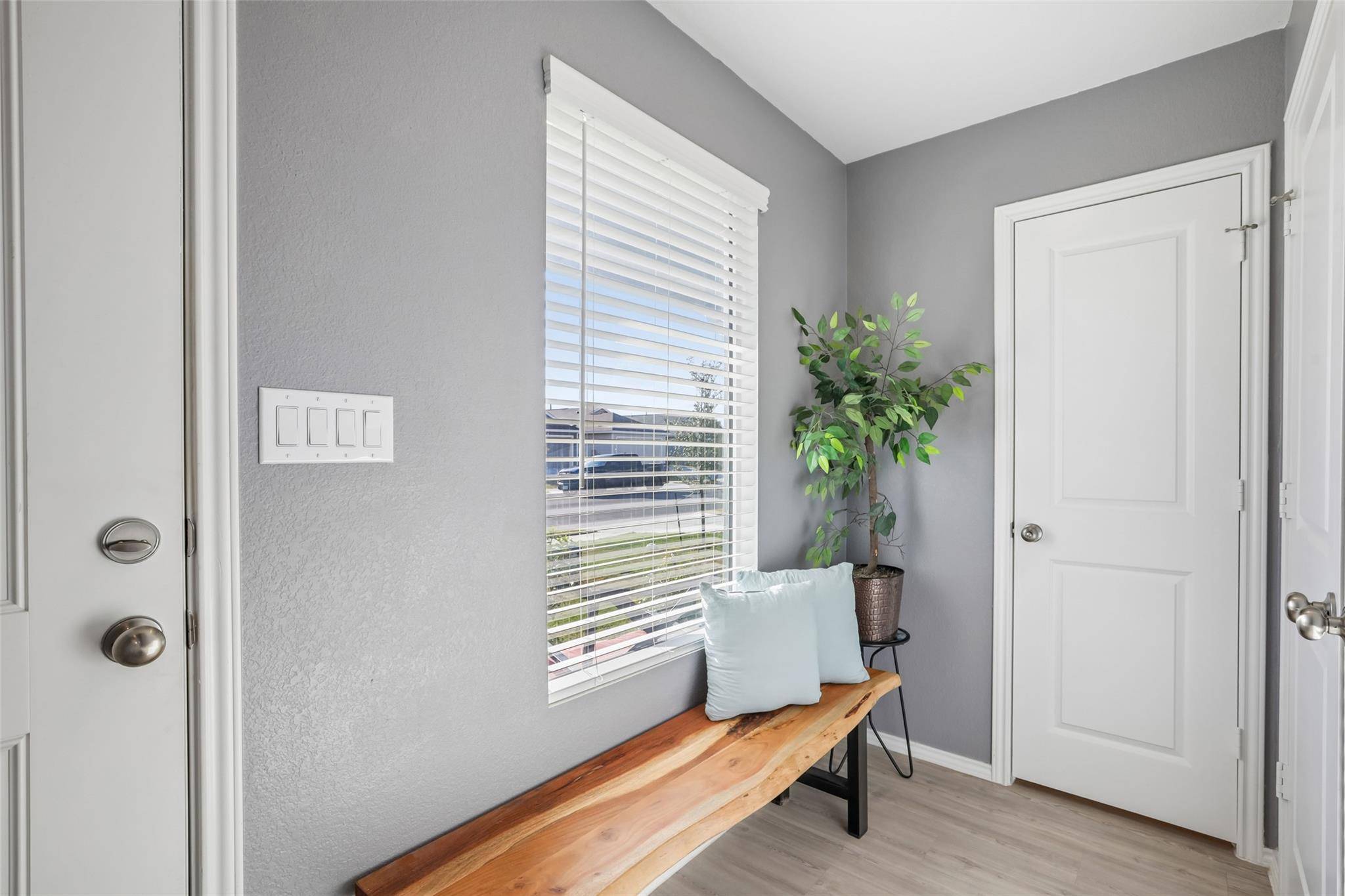 116 Painted Night RD, Hutto, TX 78634