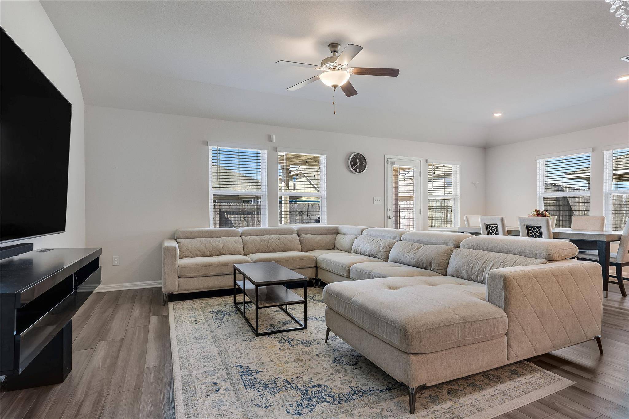 406 Grasslands TRL, Hutto, TX 78634