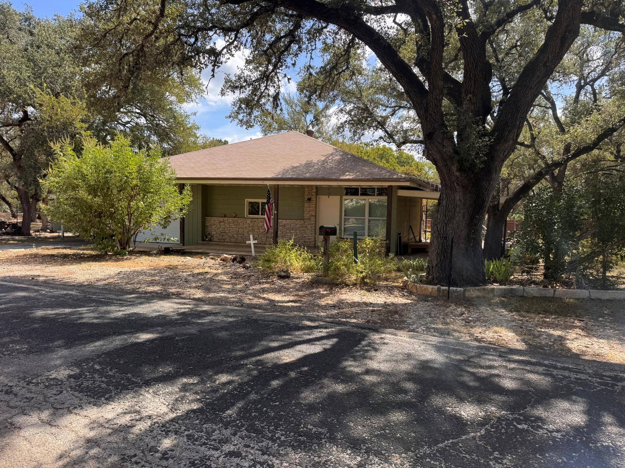 13 Presidio RD, Wimberley, TX 78676