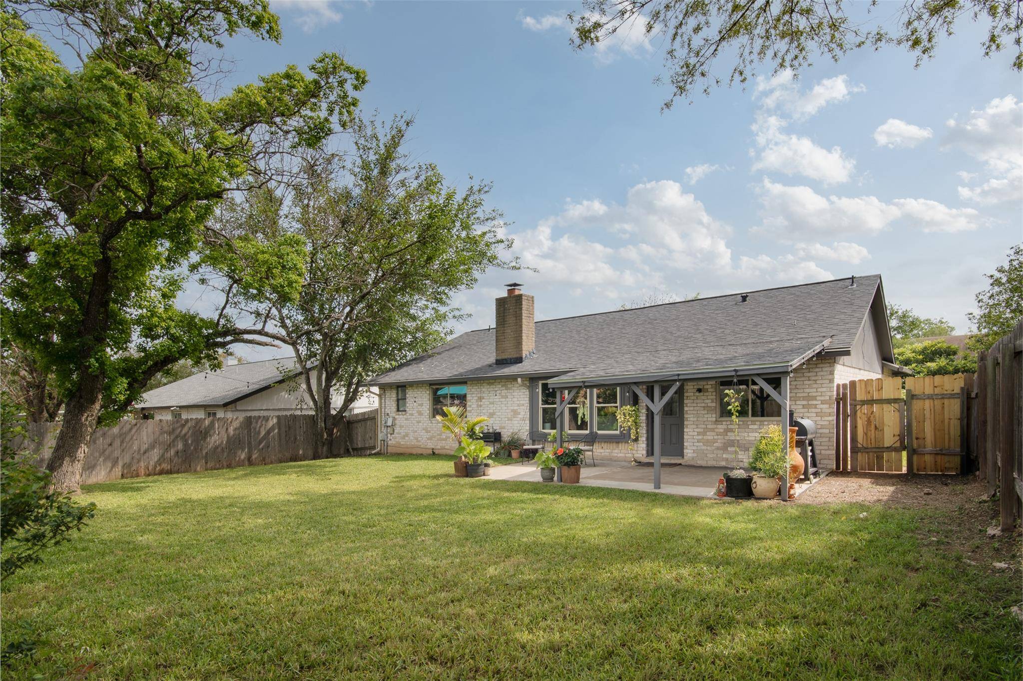 304 Skyloop DR, Austin, TX 78745