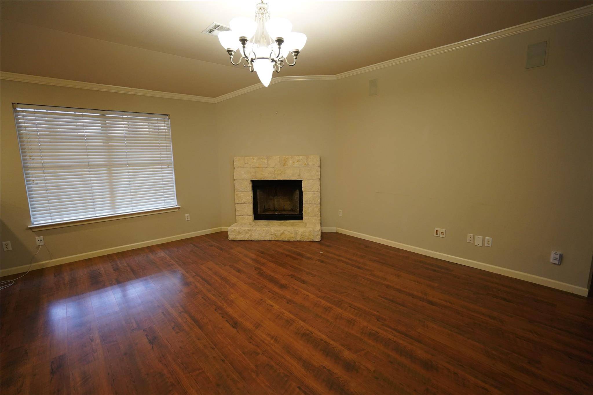 5702 Fitchwood LN, Austin, TX 78749