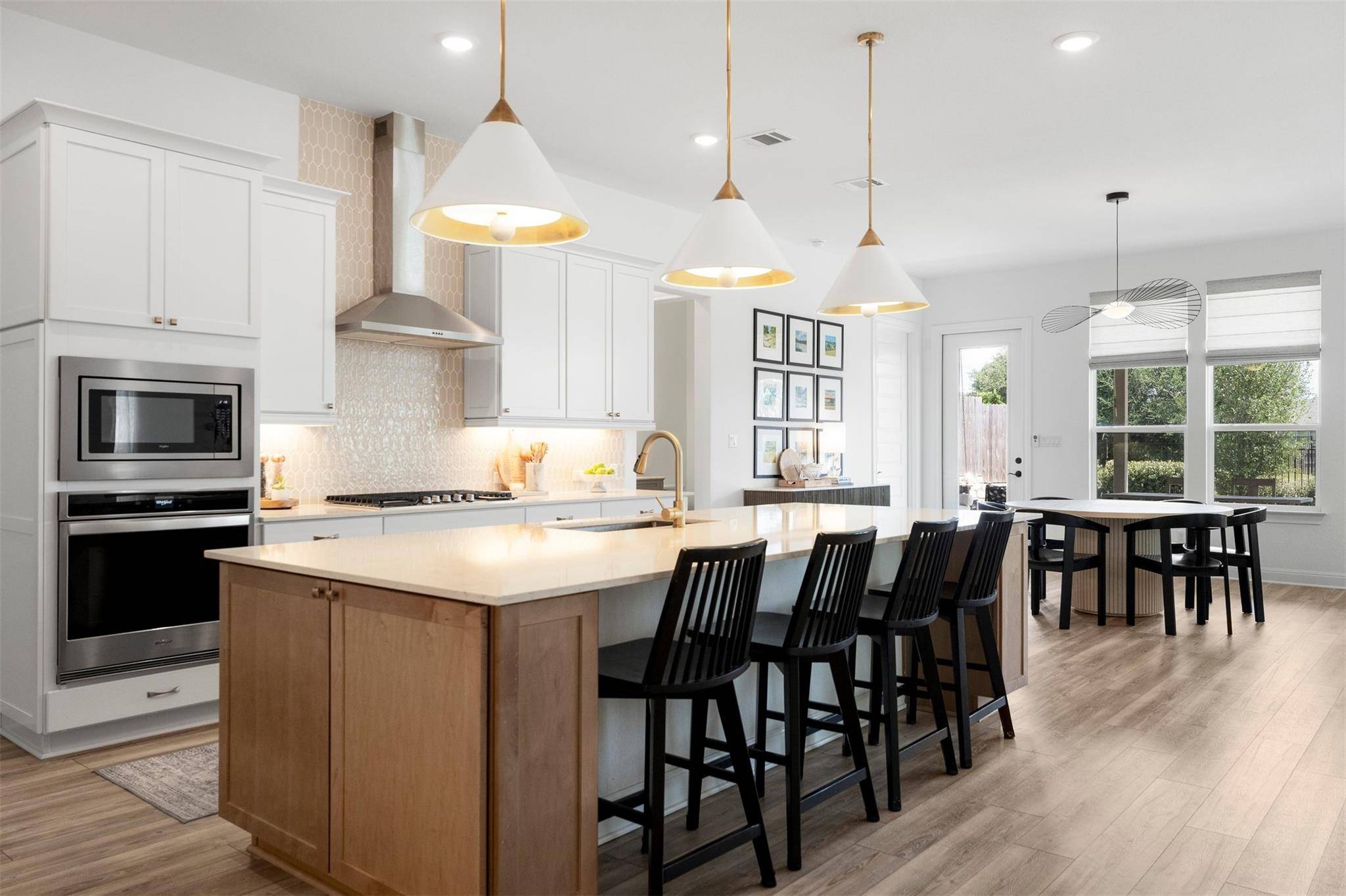 430 Barnhill LOOP, Dripping Springs, TX 78620