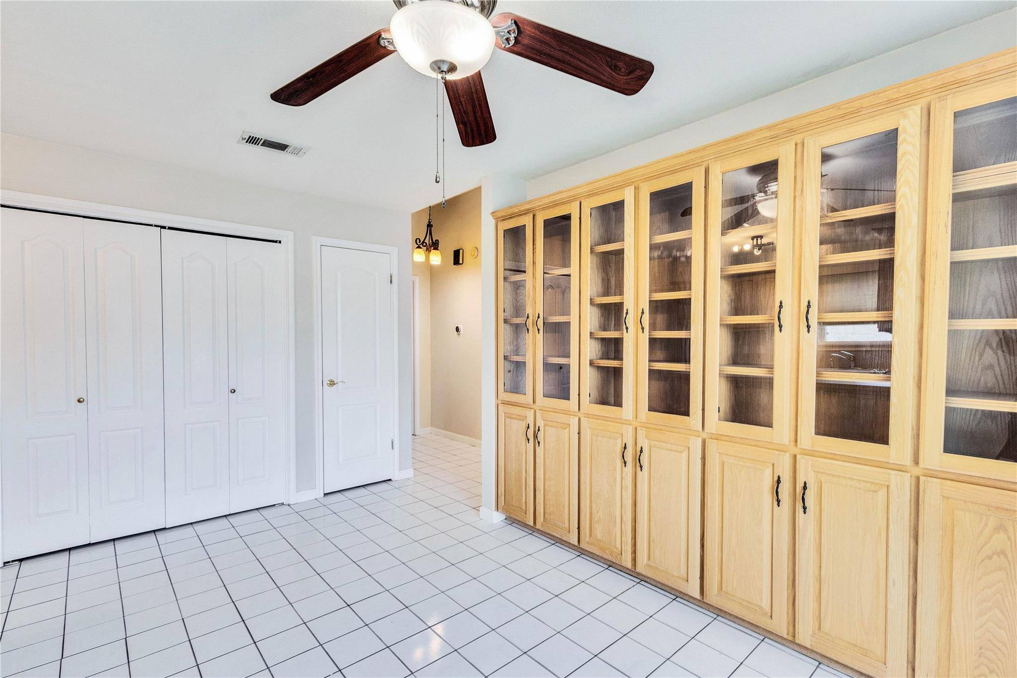 2305 Stratford DR, Round Rock, TX 78664