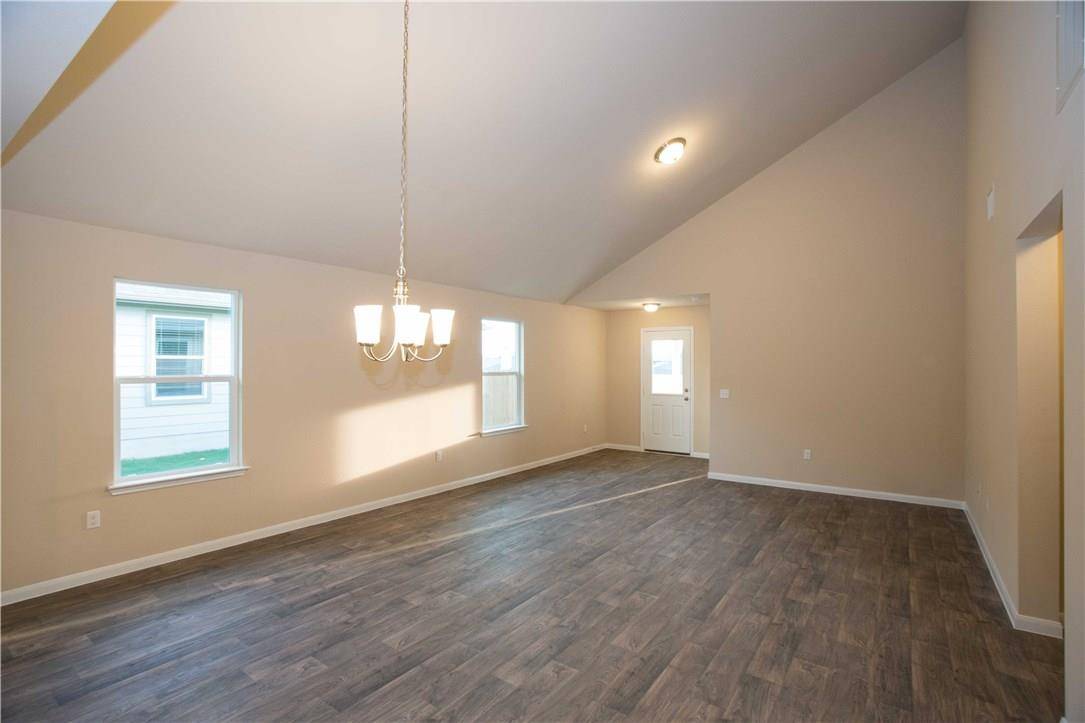 142 Sulphur River LOOP, Hutto, TX 78634