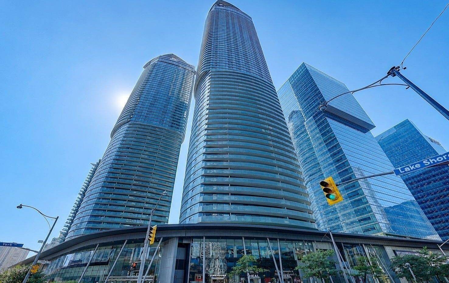 12 York ST #404, Toronto C01, ON M5J 2Z2