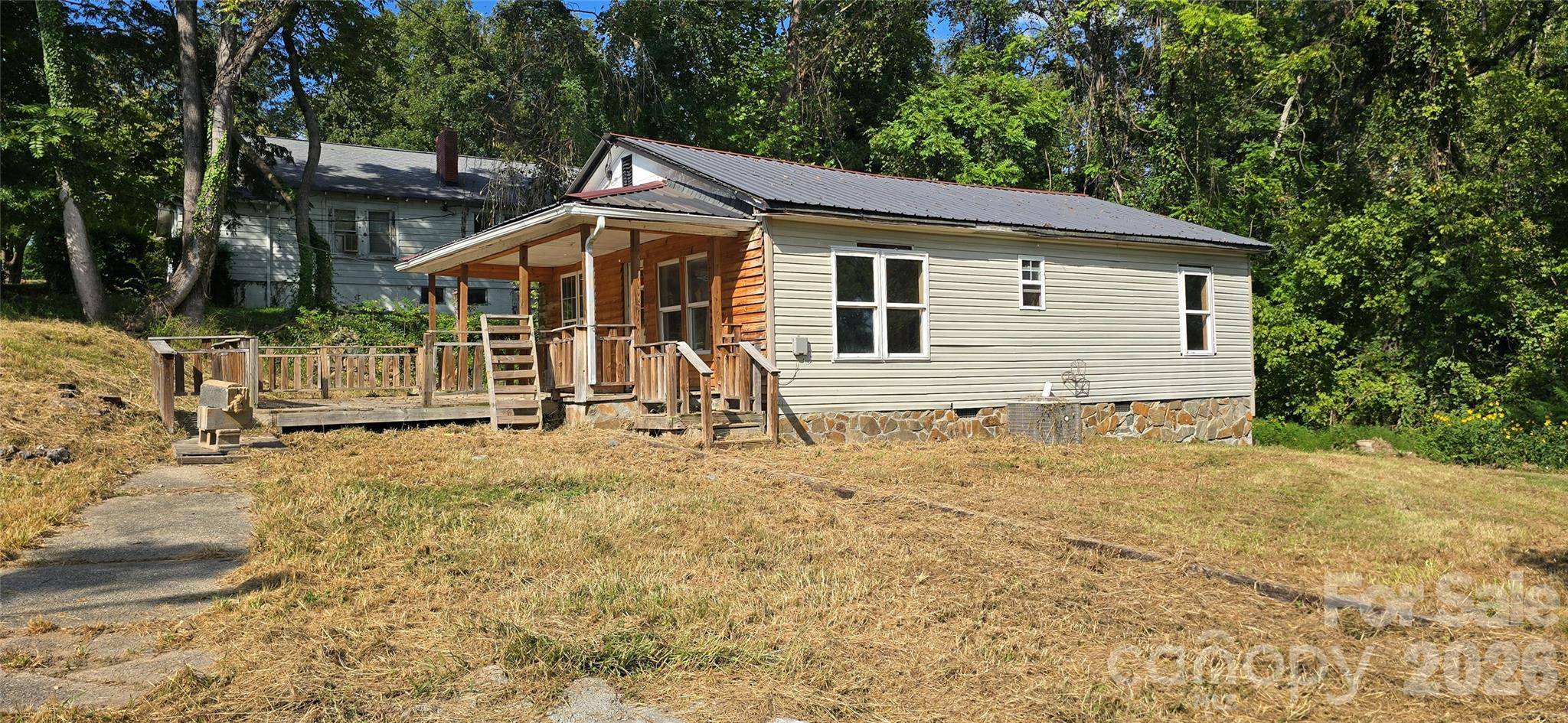 502 Healan PL NW, Lenoir, NC 28645