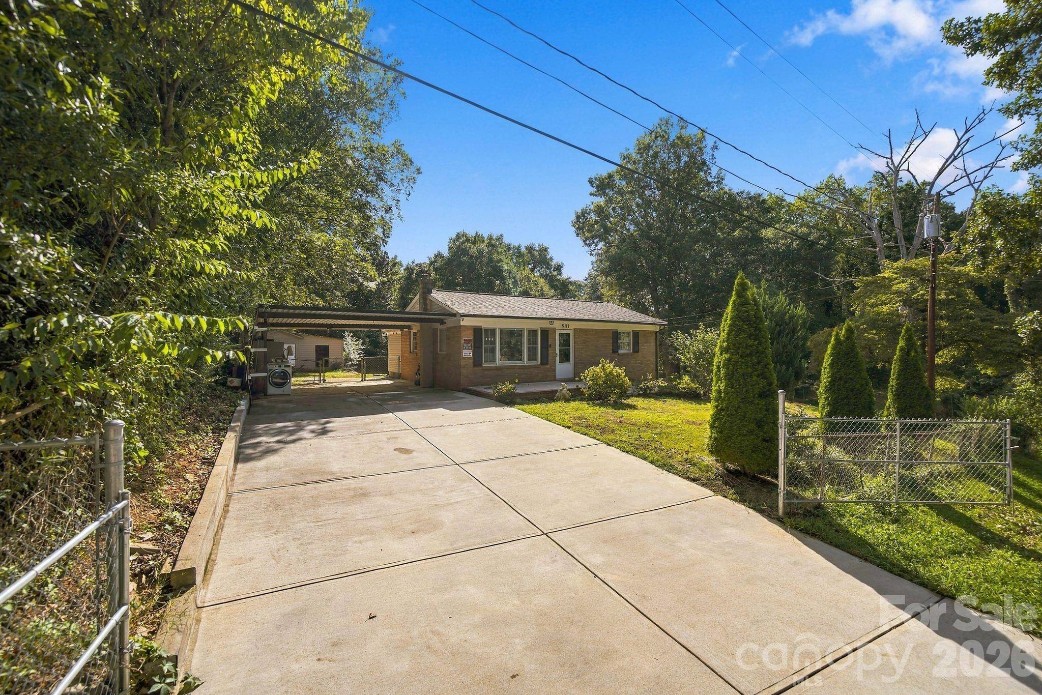 901 Furman ST, Dallas, NC 28034