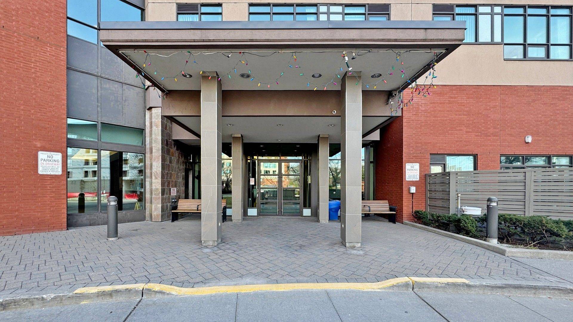 90 Scottfield DR #219, Toronto E07, ON M1S 5W4
