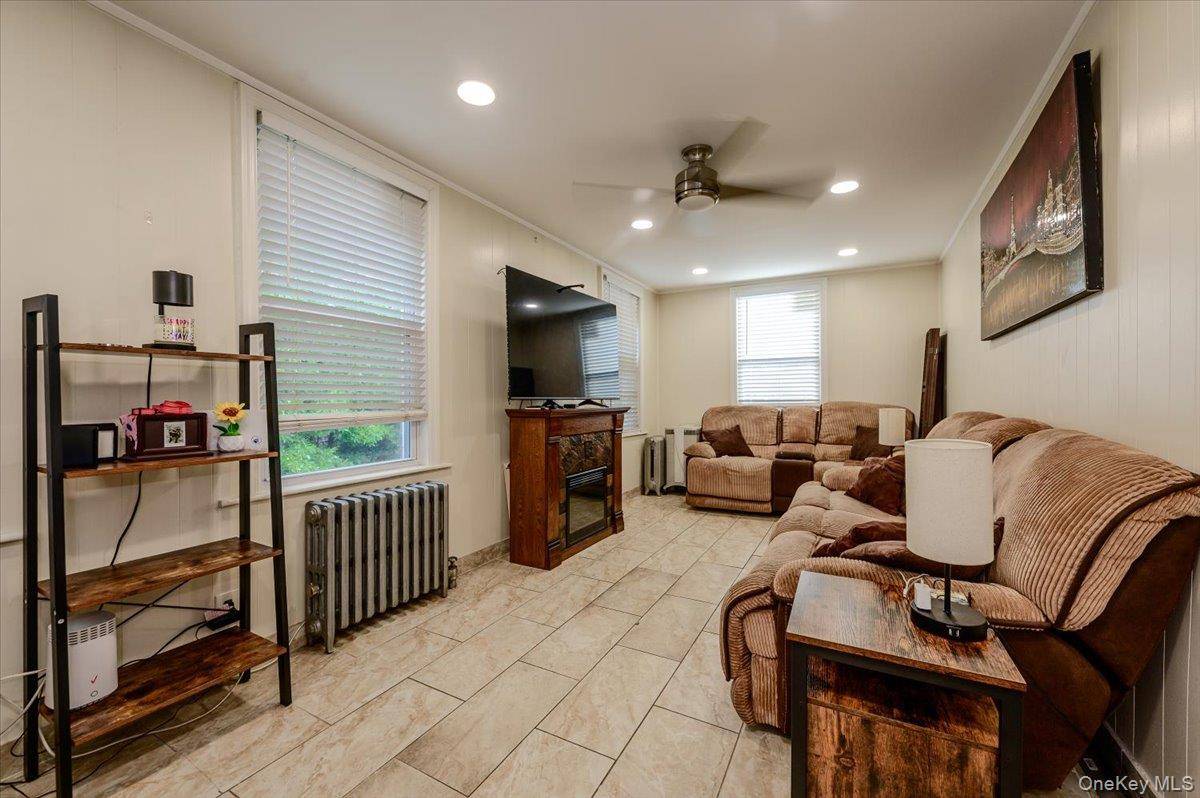 3548 Bronx BLVD, Bronx, NY 10467