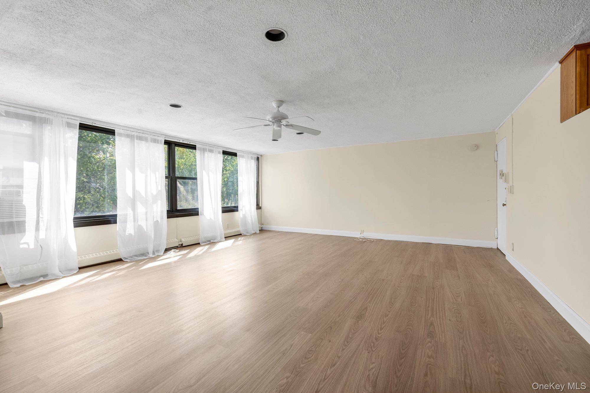 10-01 162 ST #4A, Beechhurst, NY 11357