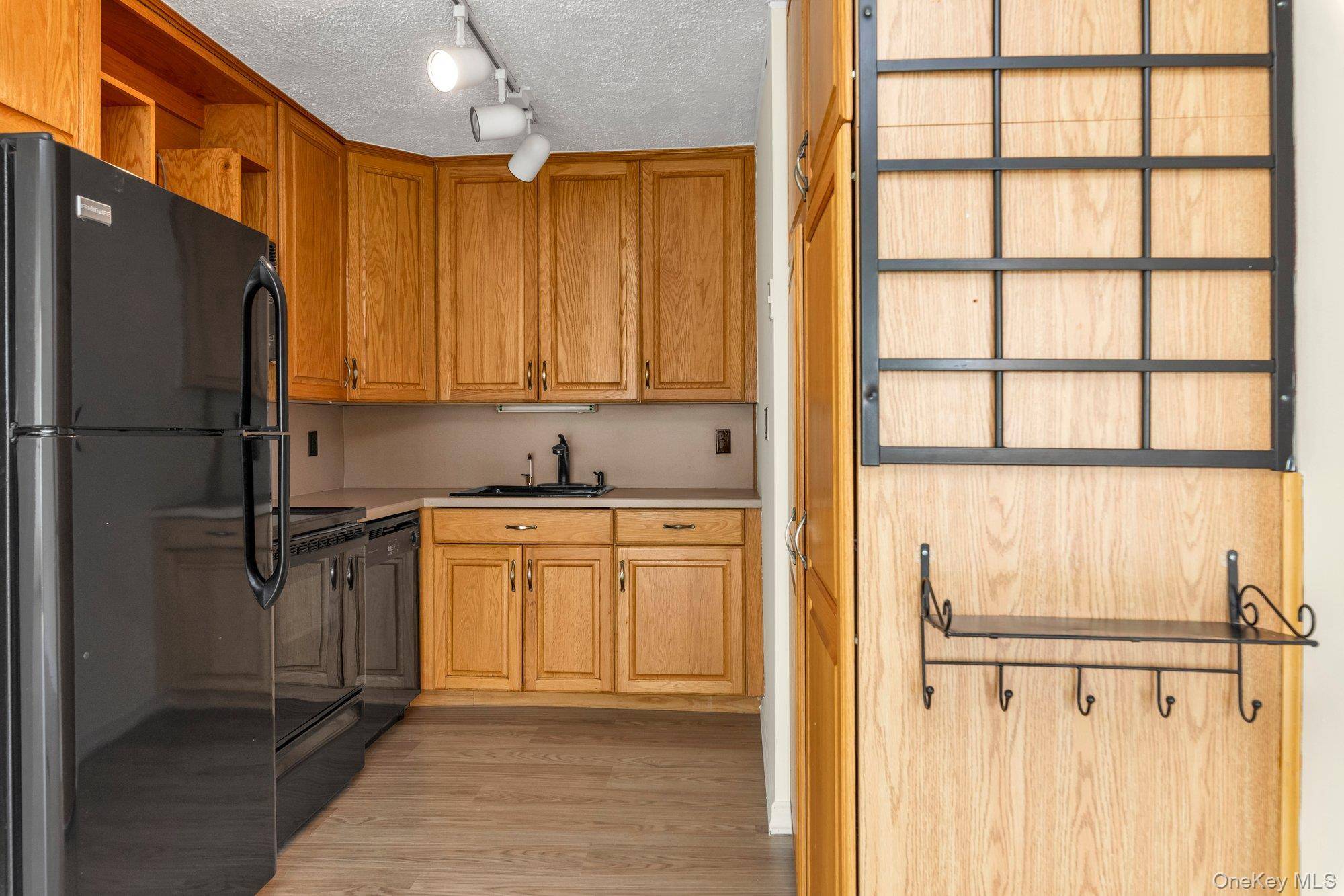 10-01 162 ST #4A, Beechhurst, NY 11357