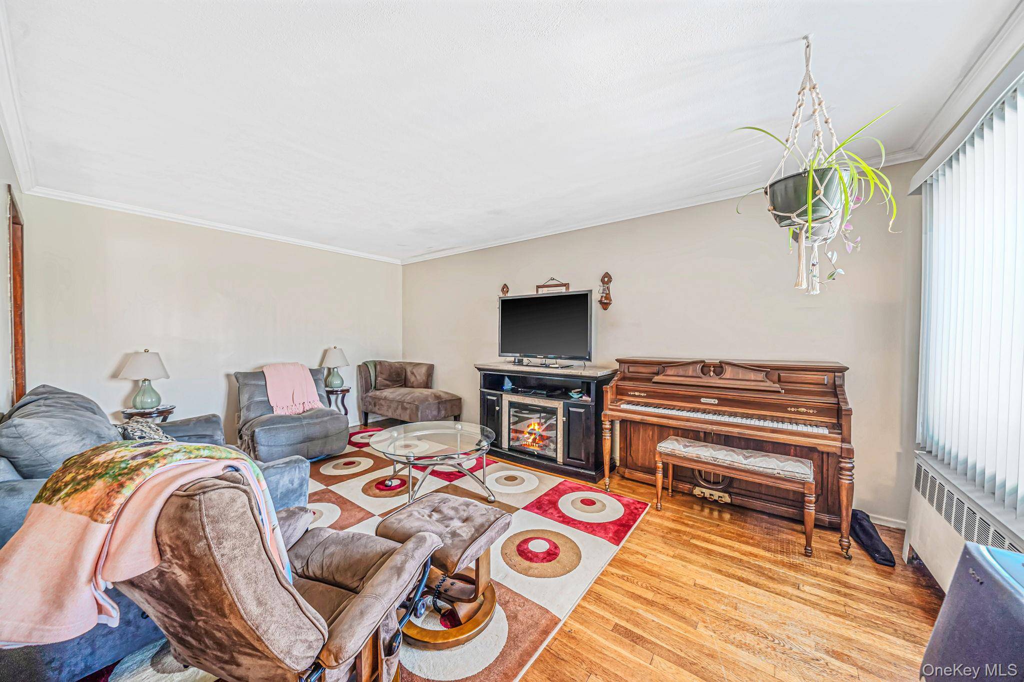 67 Holly AVE, Hempstead, NY 11550