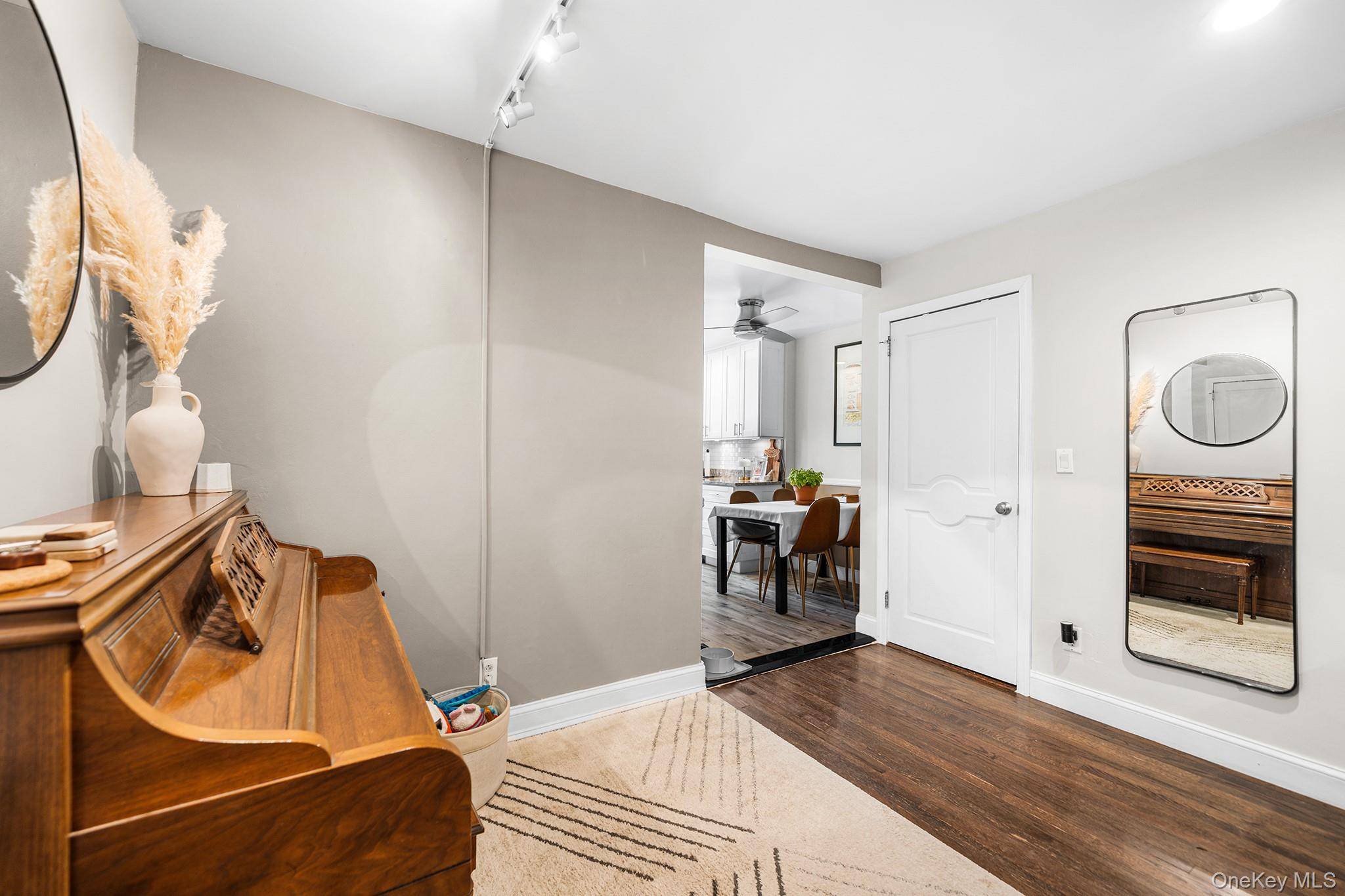 230-04 Kingsbury AVE #A, Oakland Gardens, NY 11364