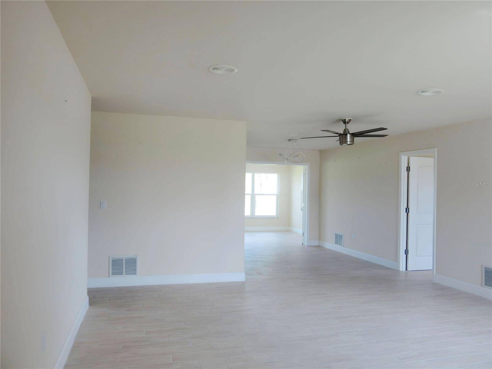 66 OAKLAND HILLS CT, Rotonda West, FL 33947