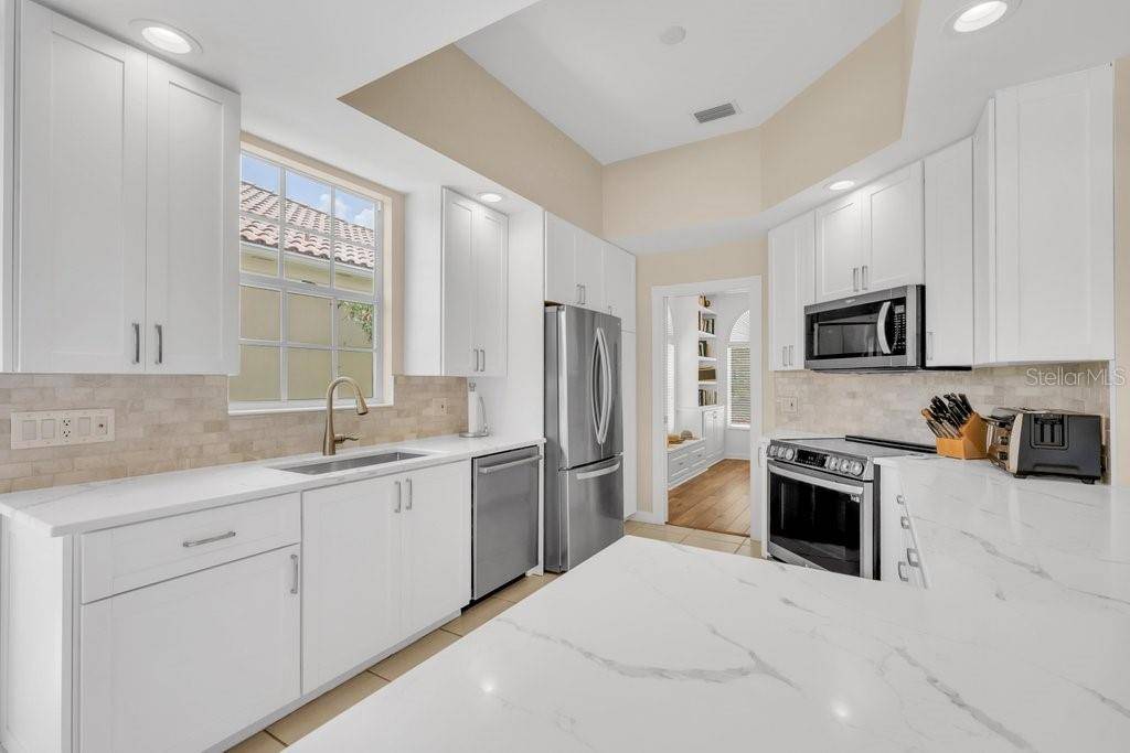 8375 JESOLO LN, Sarasota, FL 34238