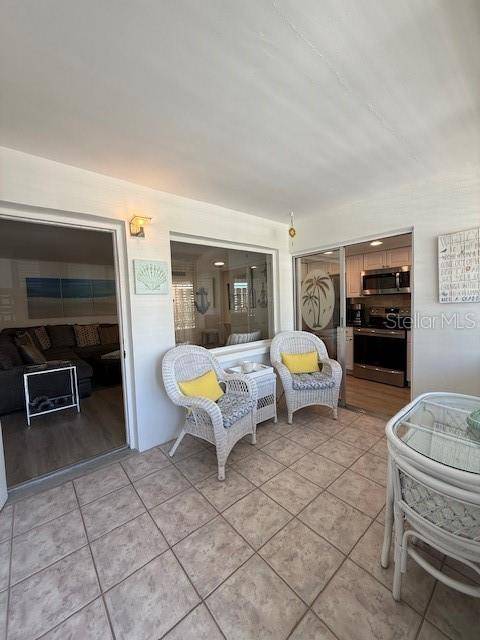 4455 DUHME RD #305, St Petersburg, FL 33708