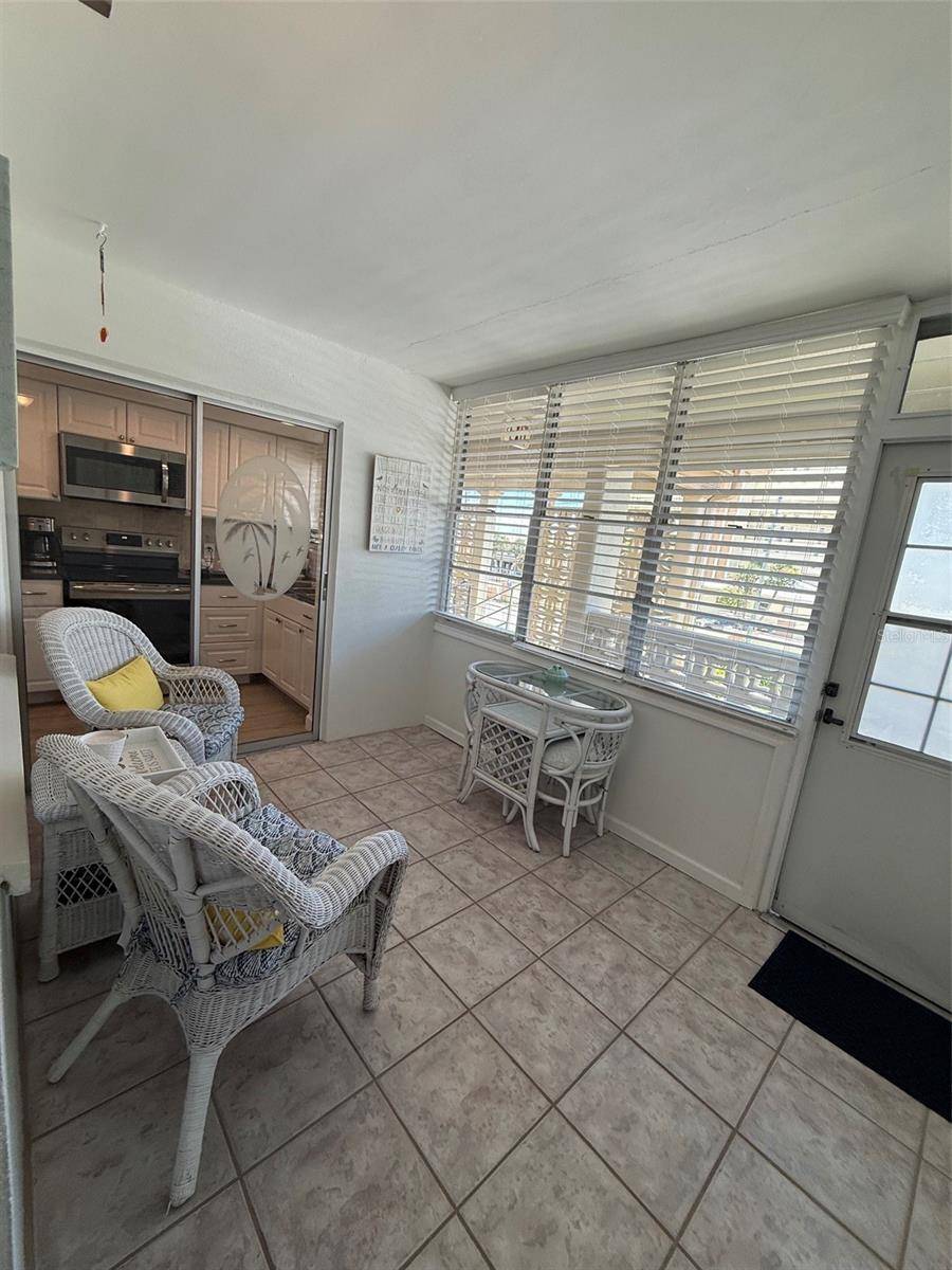 4455 DUHME RD #305, St Petersburg, FL 33708