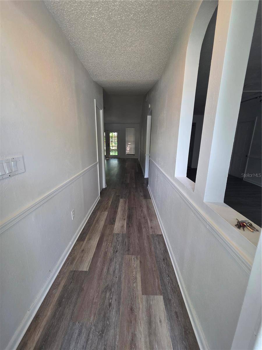 8413 BARRETT PL, Tampa, FL 33617