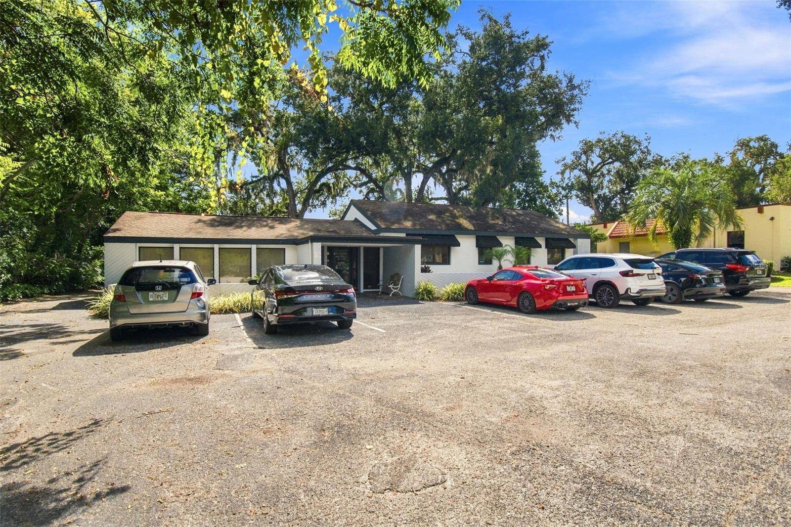 223 LITHIA PINECREST RD, Brandon, FL 33511