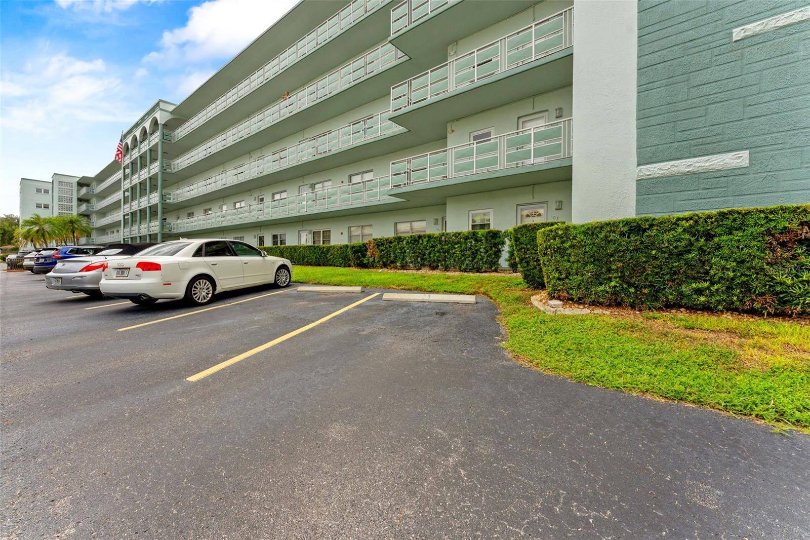 5623 80TH ST N #203, St Petersburg, FL 33709