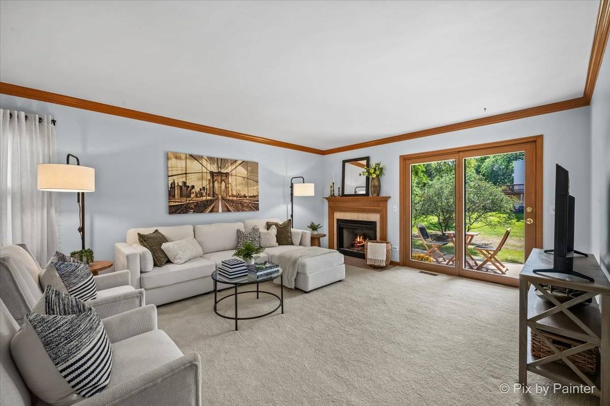 325 Lake ST #1B, Crystal Lake, IL 60014