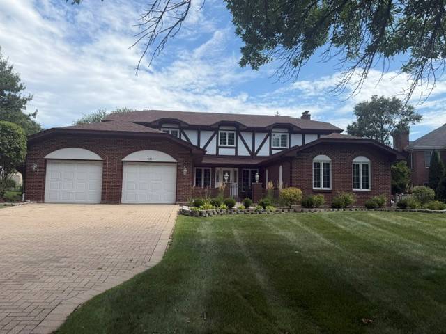 521 Forest Mews DR, Oak Brook, IL 60523