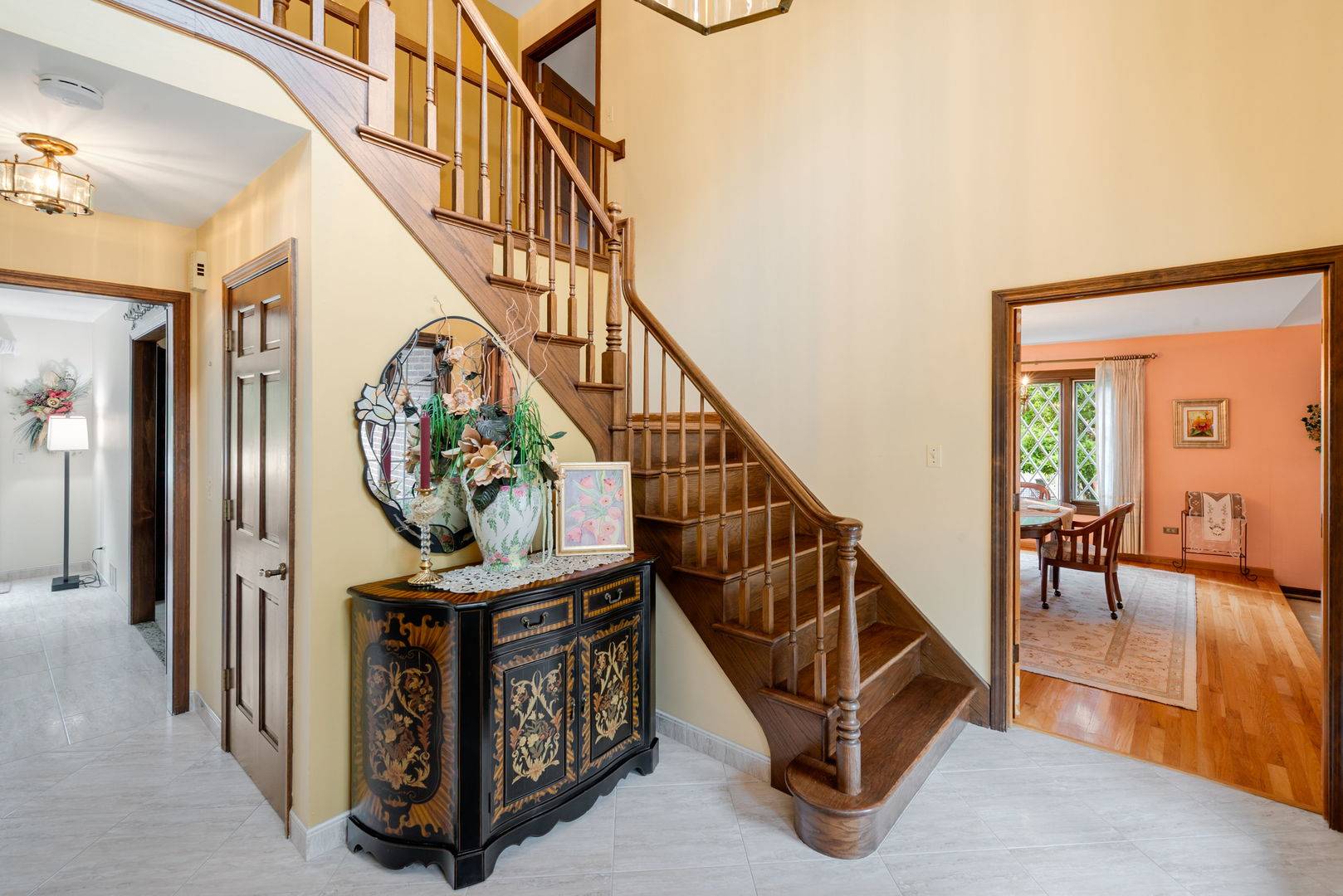 521 Forest Mews DR, Oak Brook, IL 60523